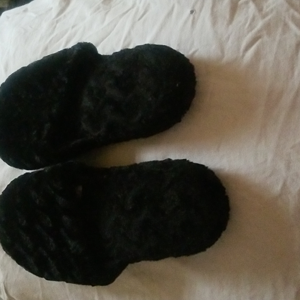 Black  bed slippers